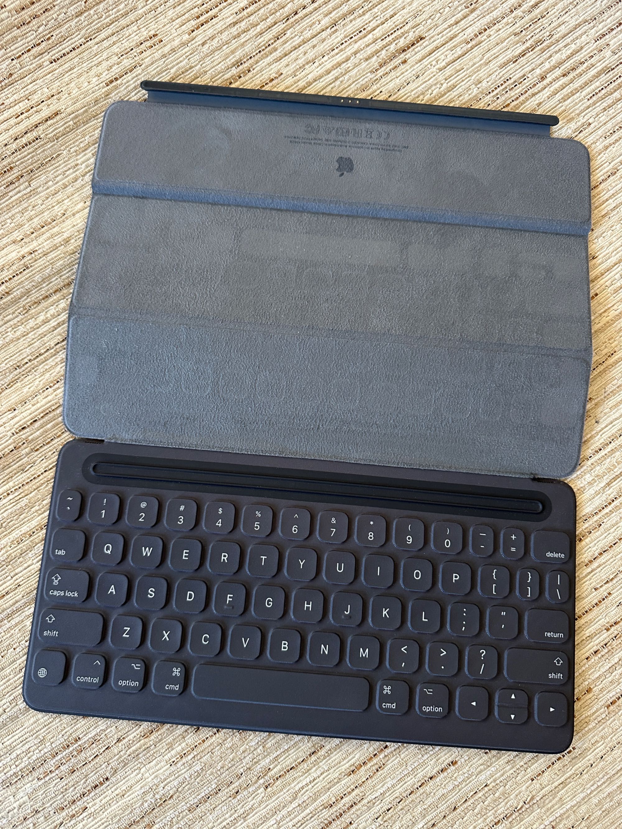Apple Smart Keyboard A1829 – почти нова
