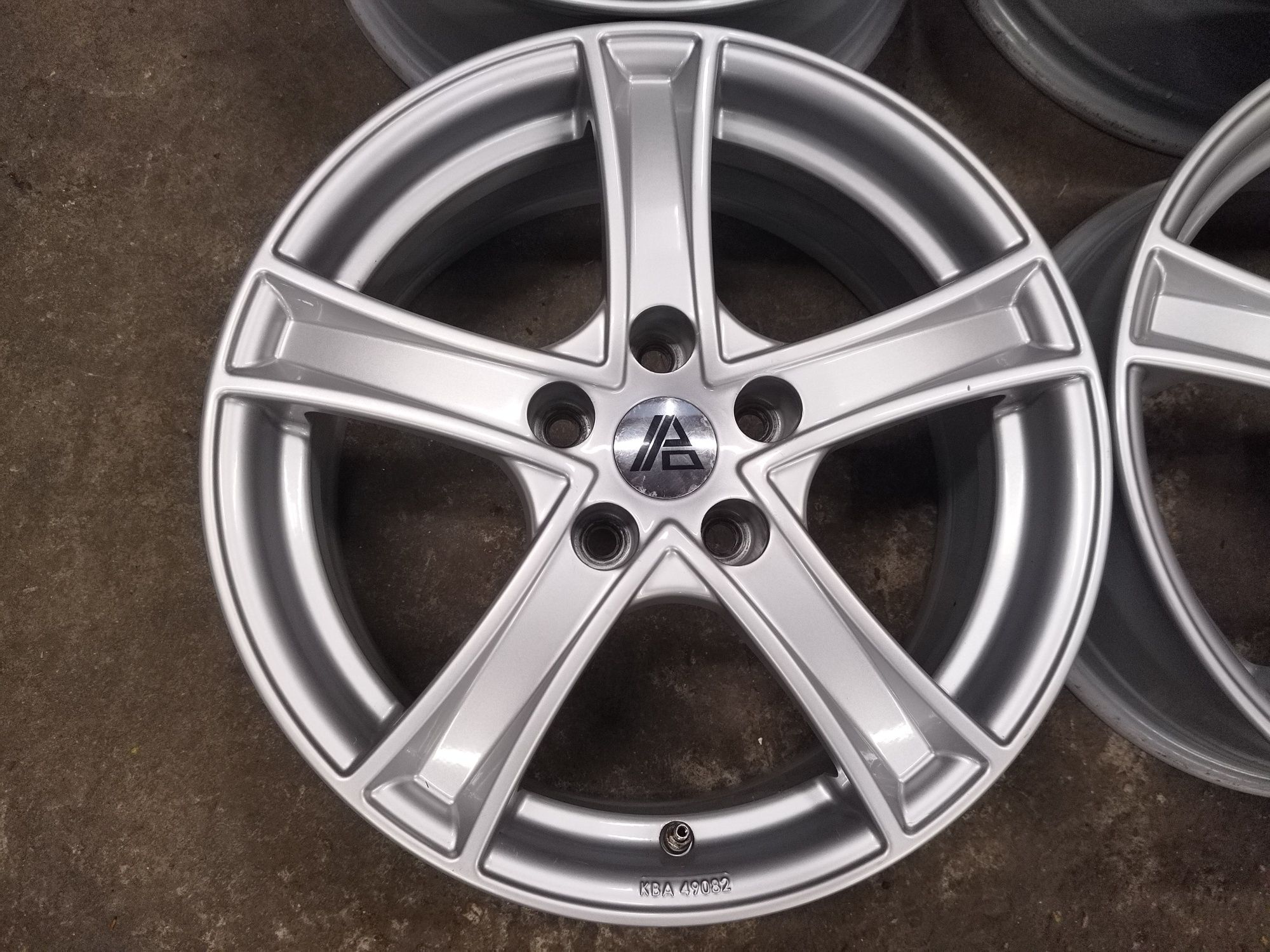 Рено Дачия Нисан 17-ки 5x114,3 Джанти Renault Dacia Nissan