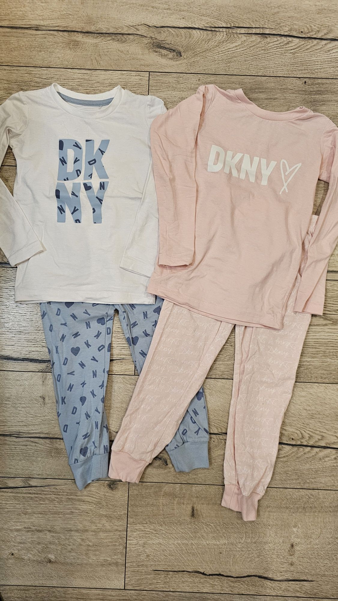 Нощници на DKNY за дете от 3 до 4 години
