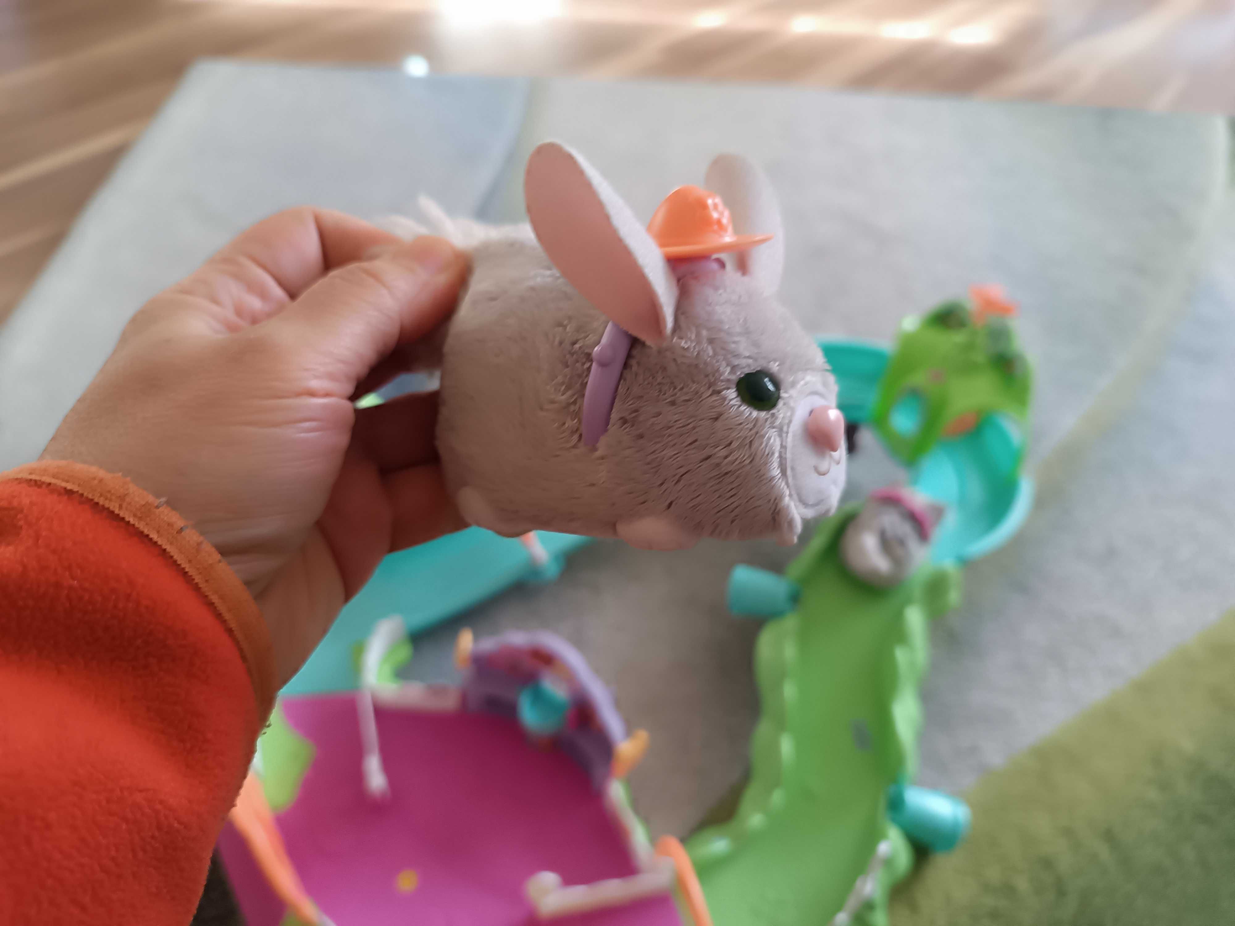 Игра с котка и мишка.