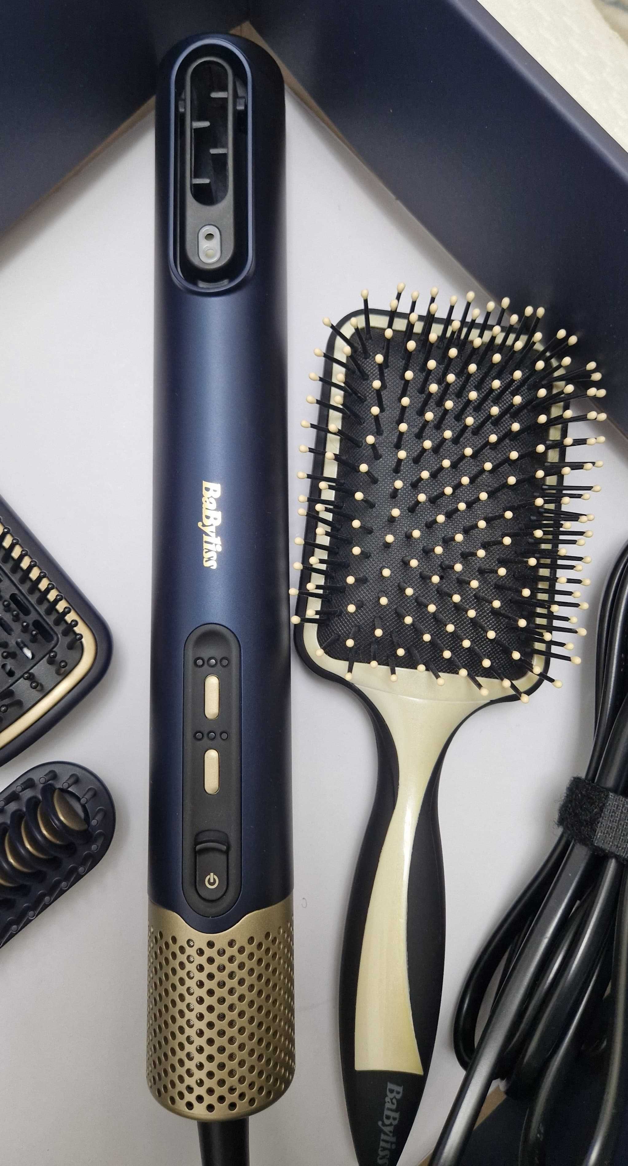 Perie păr BaByliss Air Wand all in 1 + două accesorii cadou