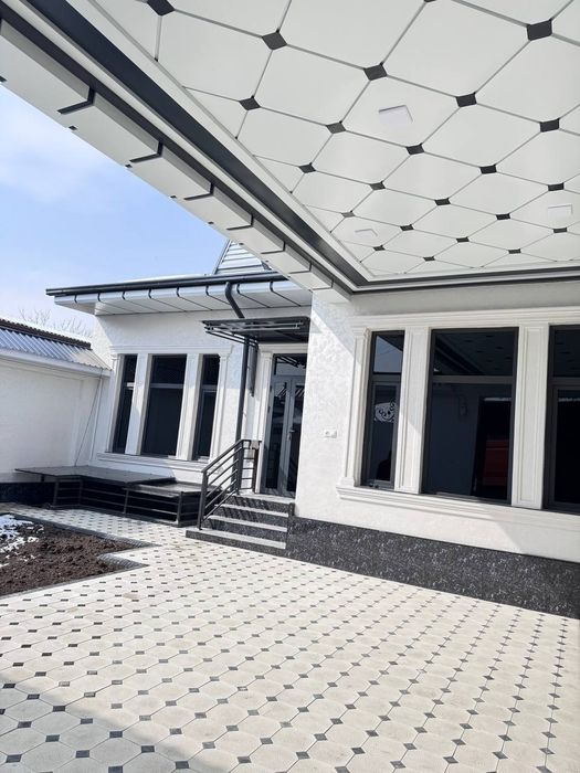 Зангиота зиеротгохи Янги курилган Участка сотилади 2 сотих 3 хонали