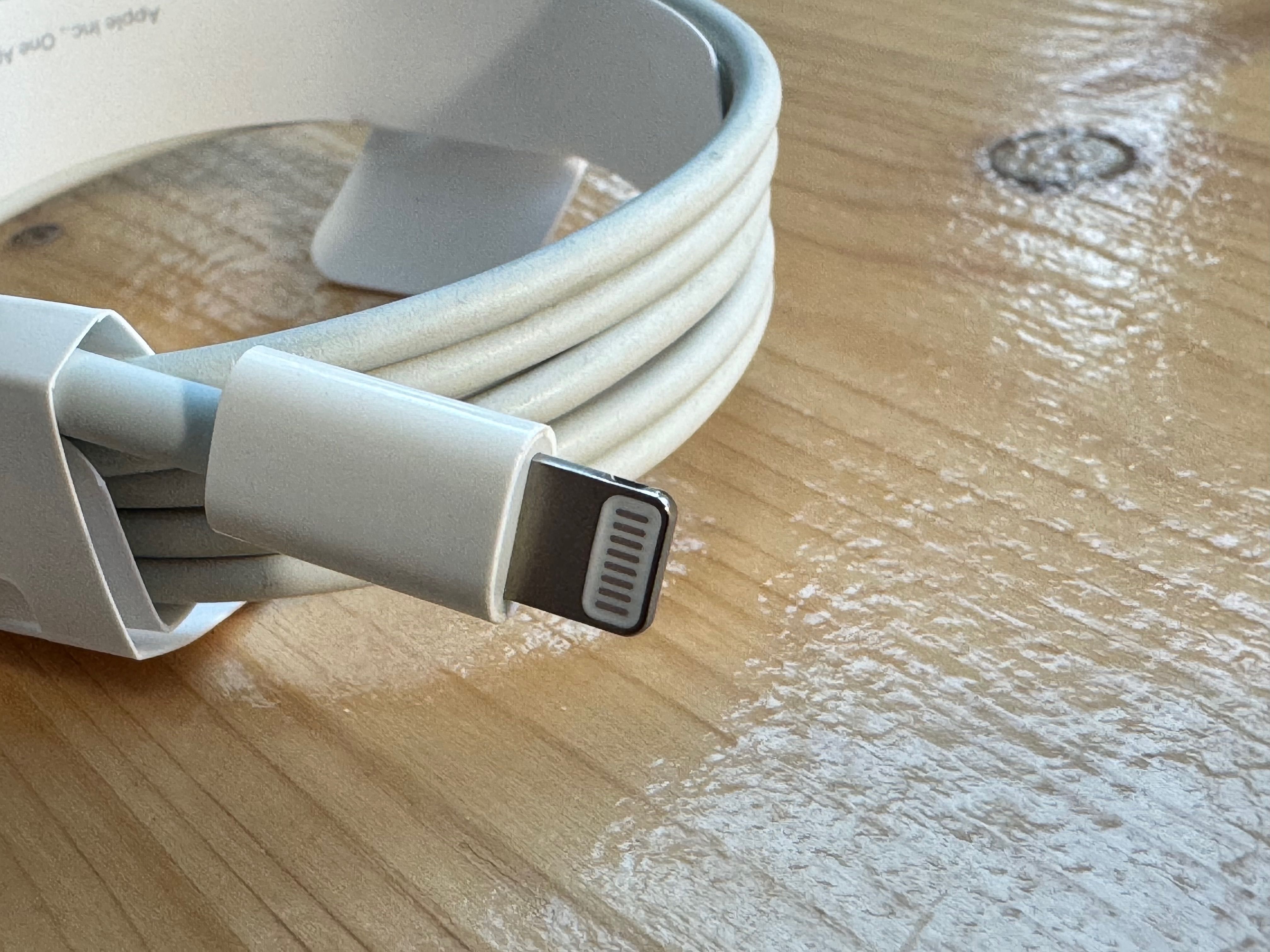 Cablu date APPLE, USB-C - Lightning, 1m, alb