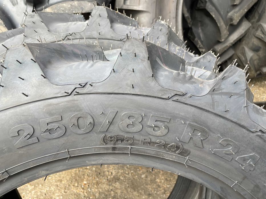 9.5-24 Radiale Cauciucuri noi Radiale de tractor fata 250/85R24 OZKA