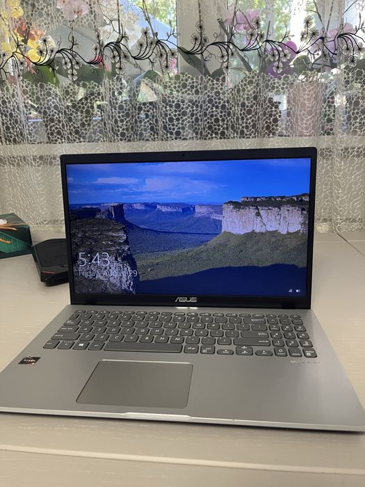Laptop Asus AMD Ryzen 3 + cooler