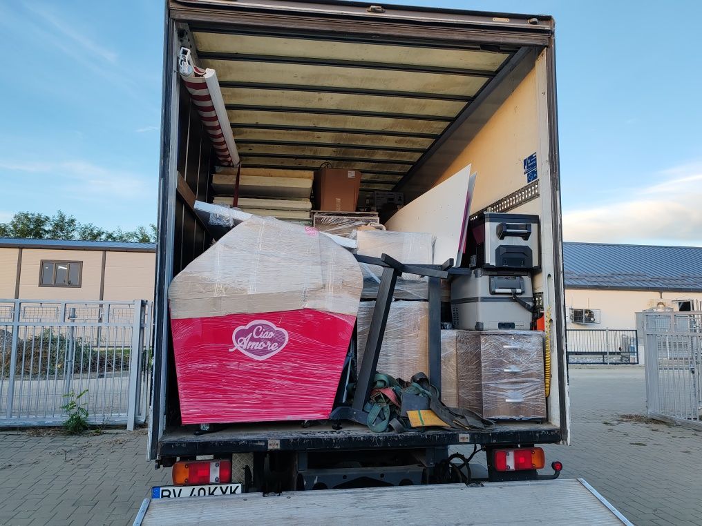 Transport marfa cu camion de 12 t cu lift și prelata