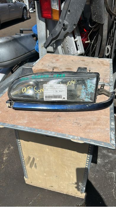 Левая фара Hyundai Sonata 1992