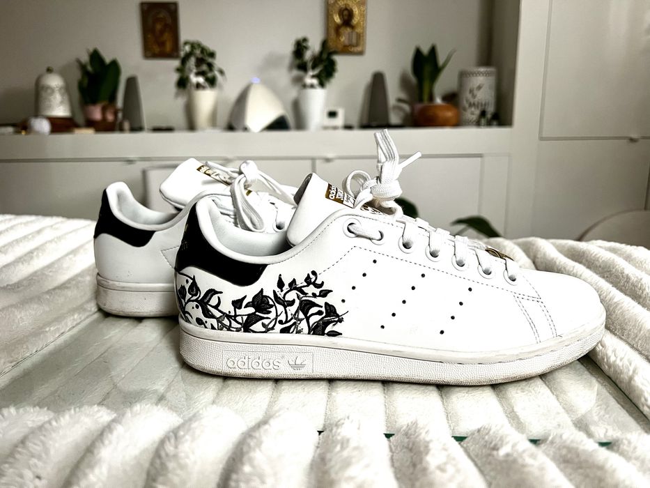 Adidas Stan Smith alb cu floricele negre