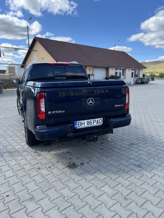 Vând Mercedes X250