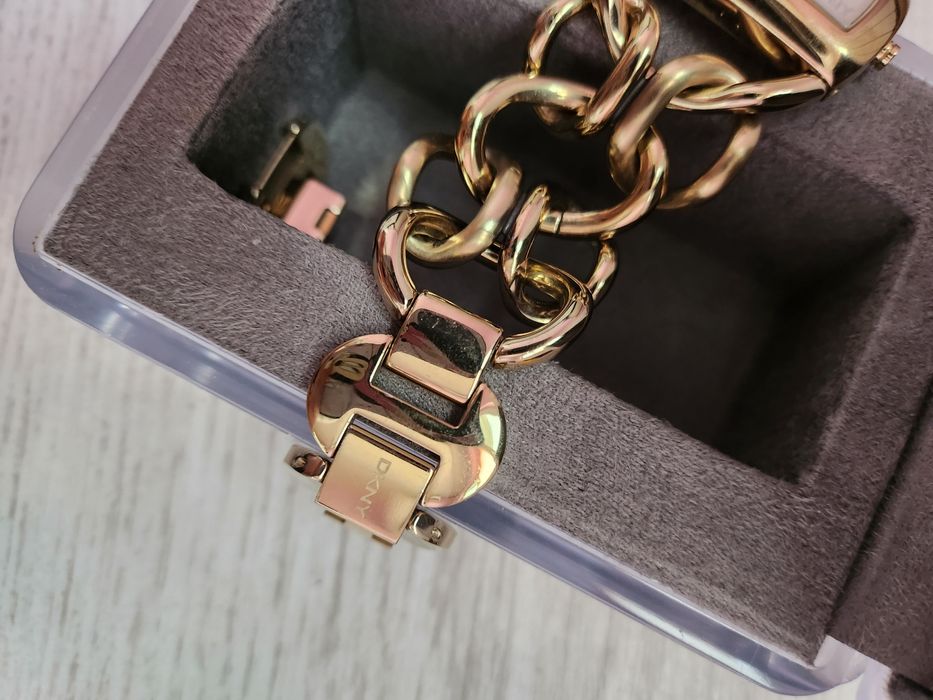 Часовник DKNY original