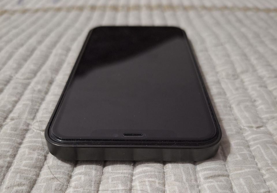 iphone XR Sotiladi Srochna