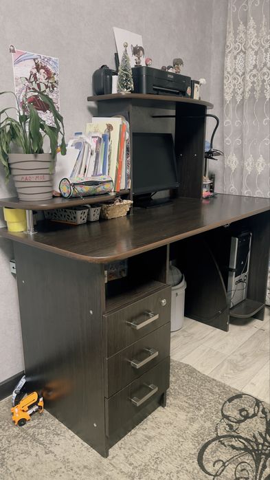 Компьютерный стол