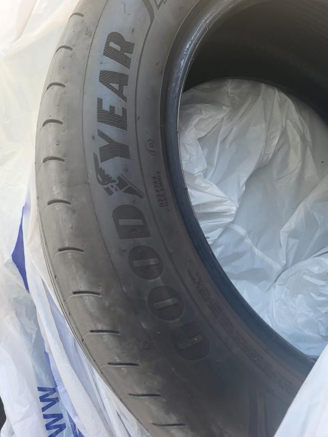 4бр. Goodyear EfficientGrip 215 55R17 94W  ДОТ24
