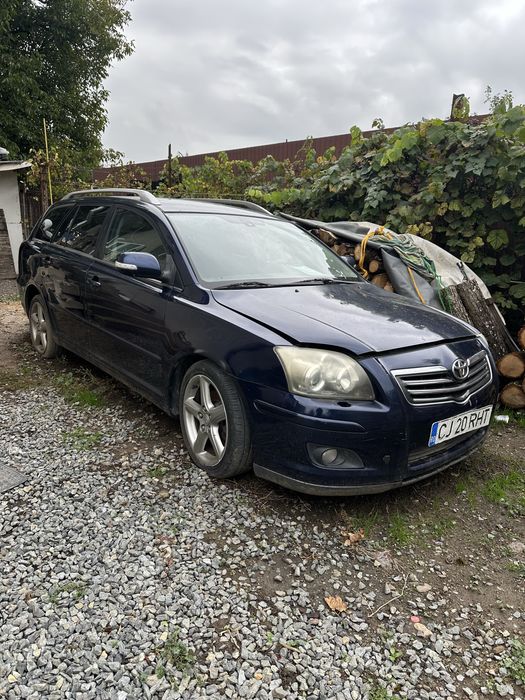 Dezmembrez toyota avensis 2.2d