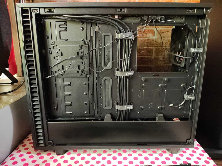 Carcasa PC Fractal Design Define 7 Black TG Light Tint Black.