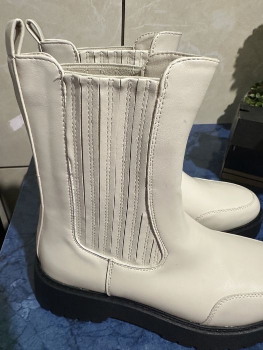 Botine usoare si foarte comode noi noute