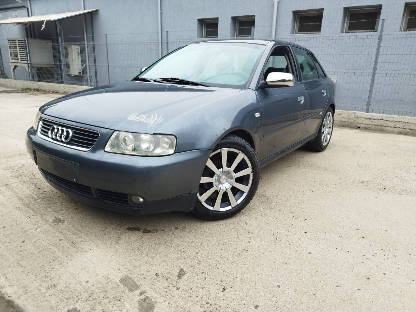 Audi A3 1.6i 102к.с