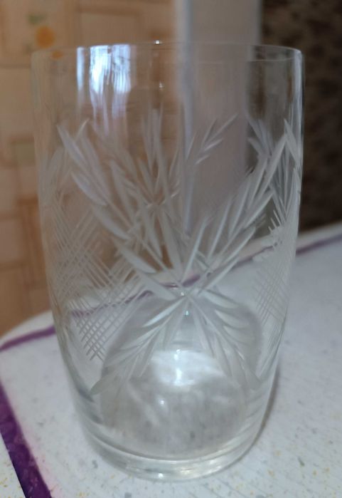 Набор стеклянных стаканов из 5 штук с рисунком в отличном состоянии