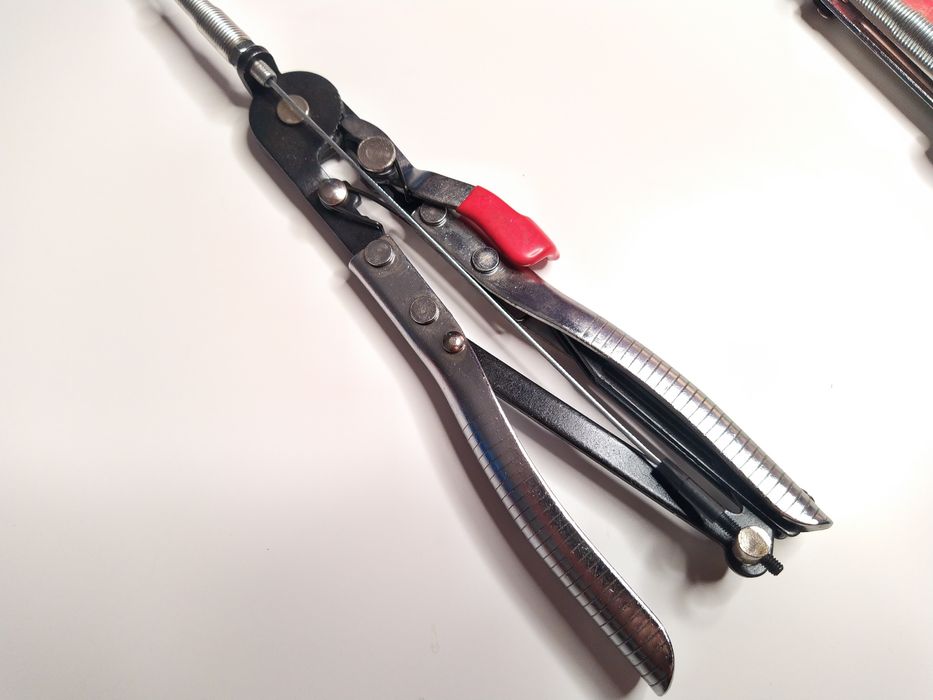 Cleste profesional cu sufa pentru coliere, cu blocaj