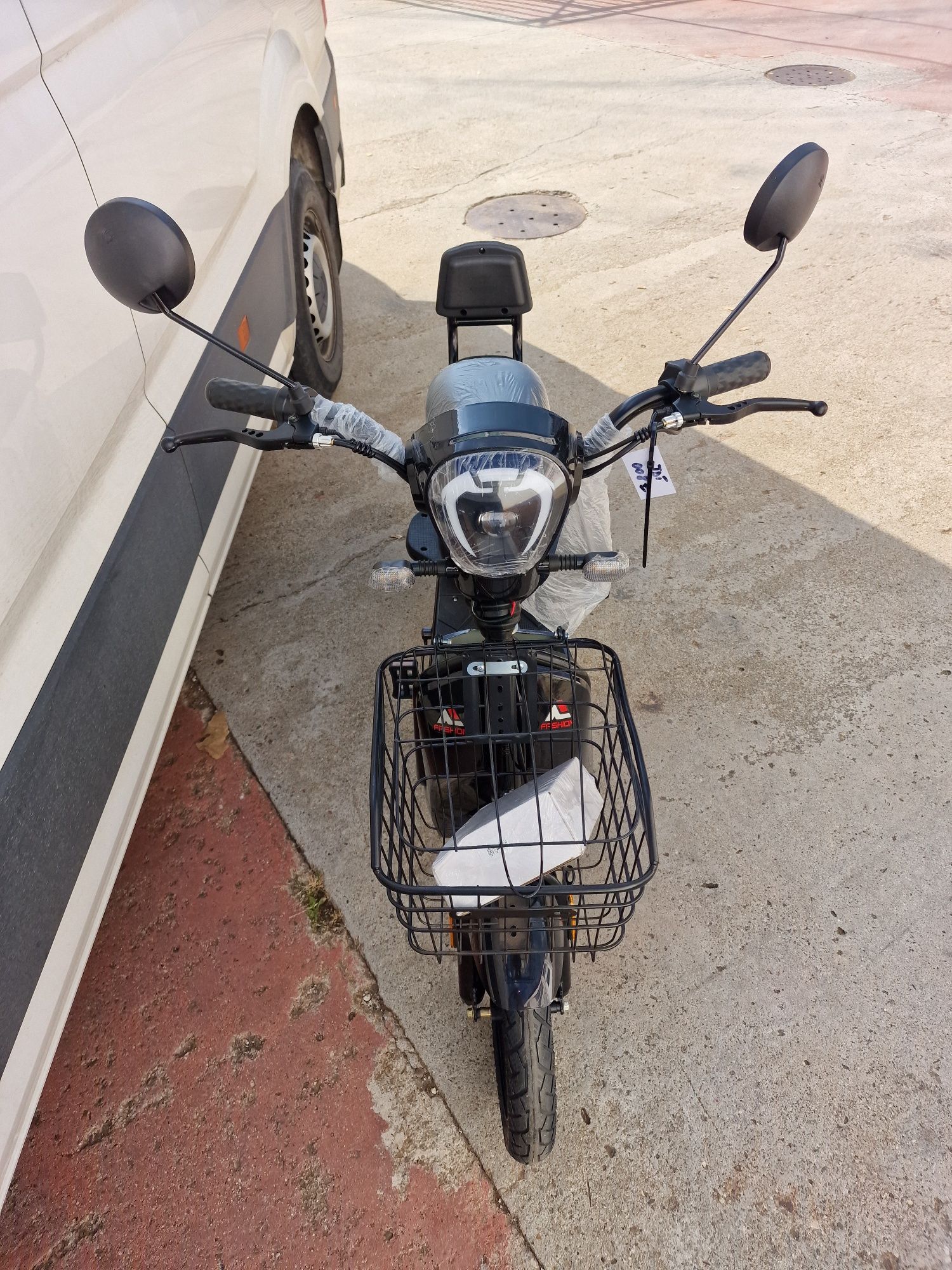 Scuter electric, moped  bicicleta electric Cod 008Z 48V