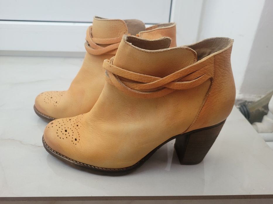 Ghete piele superbe!