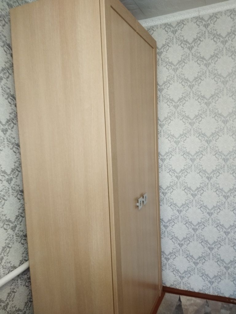 Шкаф  для одежды .