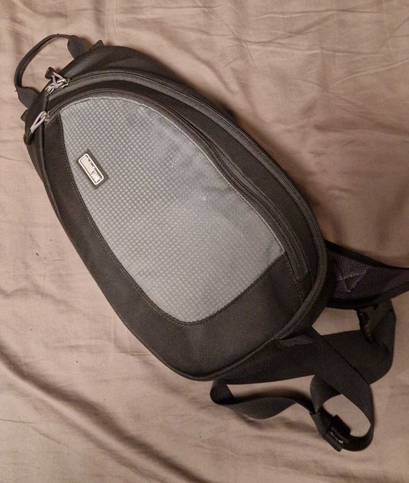 Ghiozdan foto tip sling Think Tank Turnstyle 10 V1