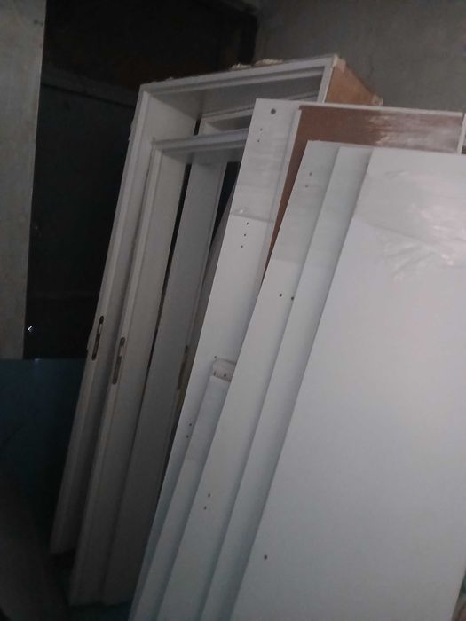 Врата с каса няколко броя