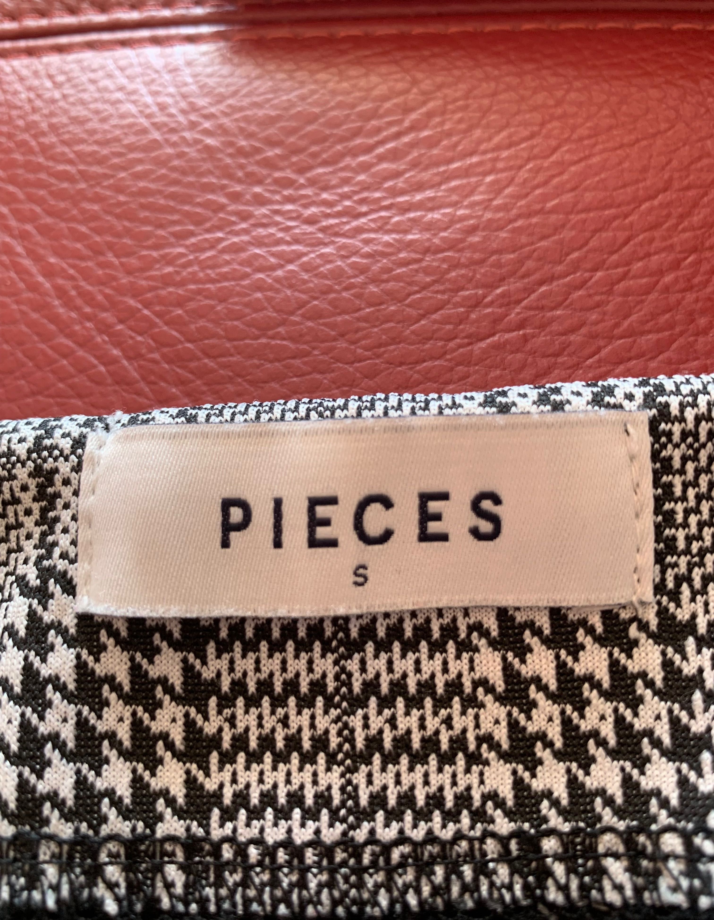 Пола на PIECES в S размер