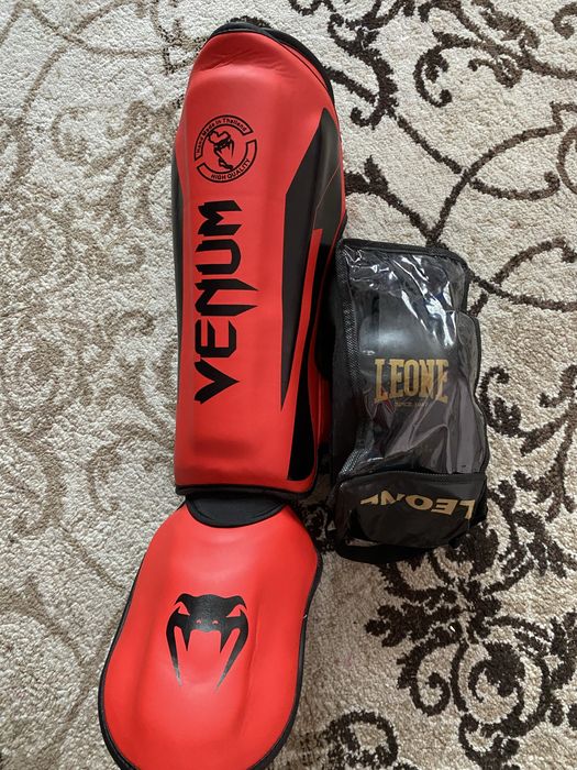 Футы и перчатка LEONE