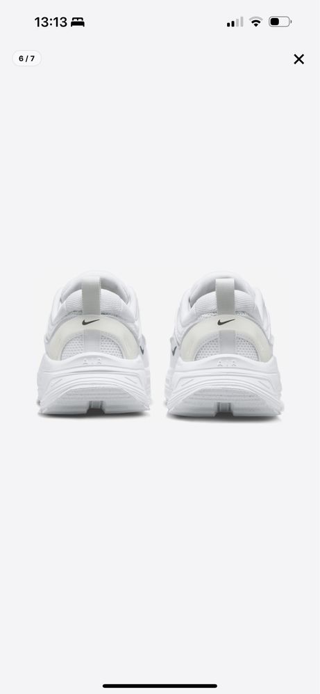 Nike бели маратонки.