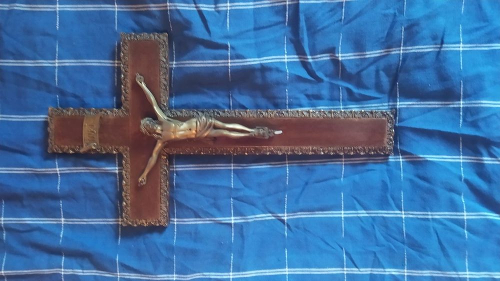 vand doua rozarii si doua cruci de bronz