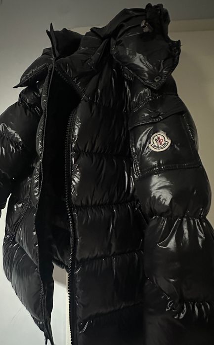 geaca moncler neagră