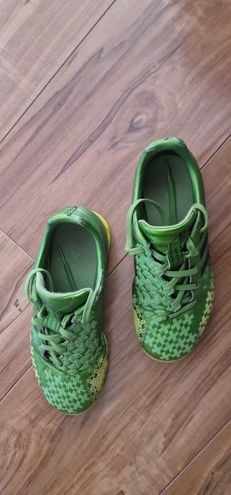 Стоножки adidas футболни обувки