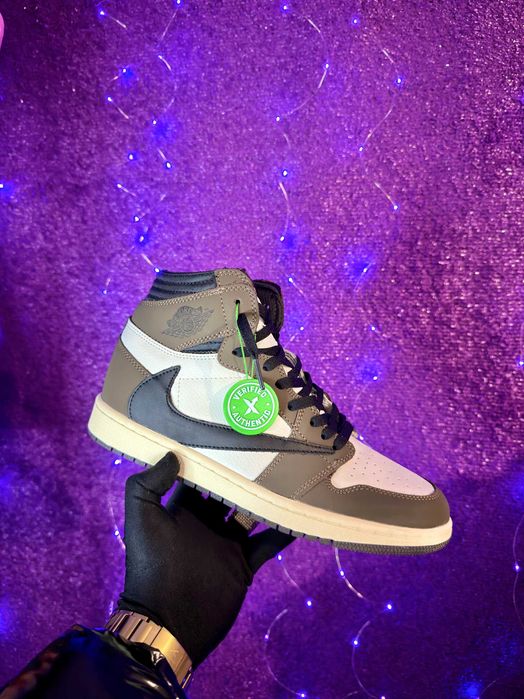 Jordan 1 Travis Scott