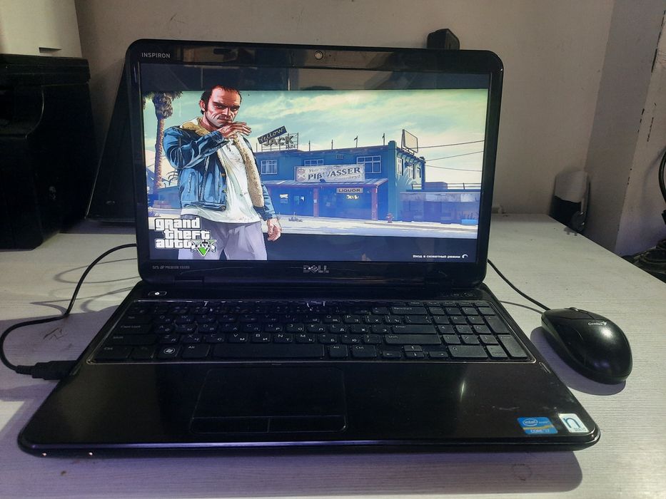 Ноутбук 8 ядерный core i7, ozu 8 gb, hdd 750gb Зарядка, мышка