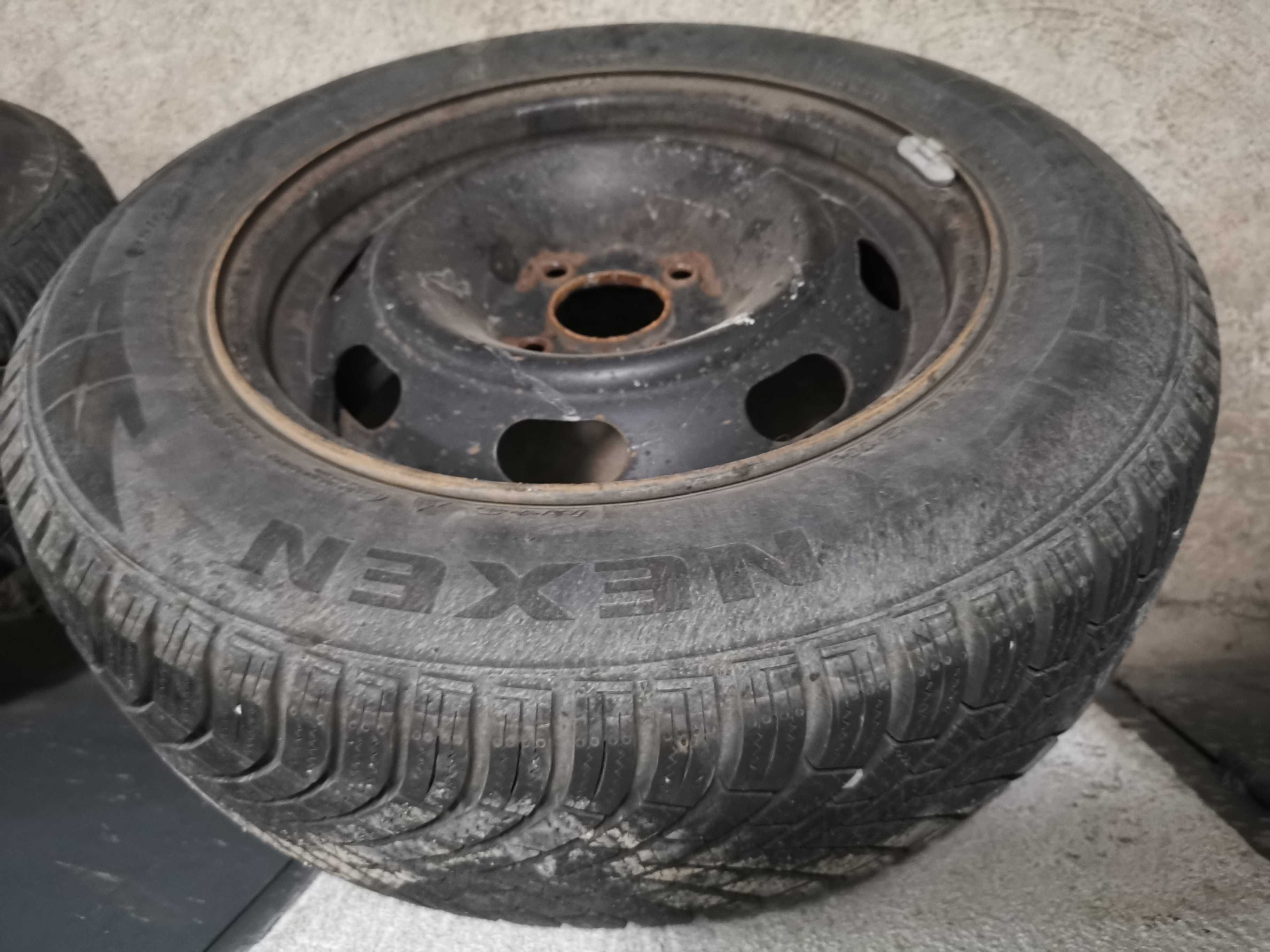 15" ЧИФТ НОВИ Зимни Гуми с джанти NEXEN - Рено,Пежо Ситроен 195/65 R15