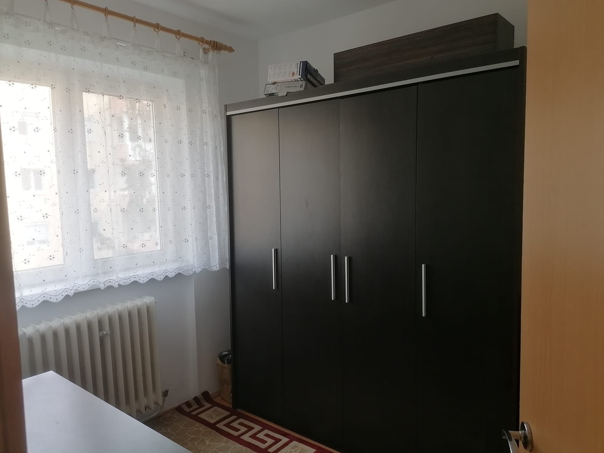 Închiriez apartament 2 camere zona Mihai Viteazu