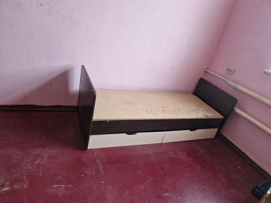 Продаётся кровать 1спалка