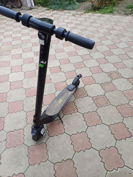Vând trotineta electrica Freewheel  W6