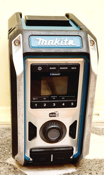 Акумулаторно Bluetooth радио Makita
