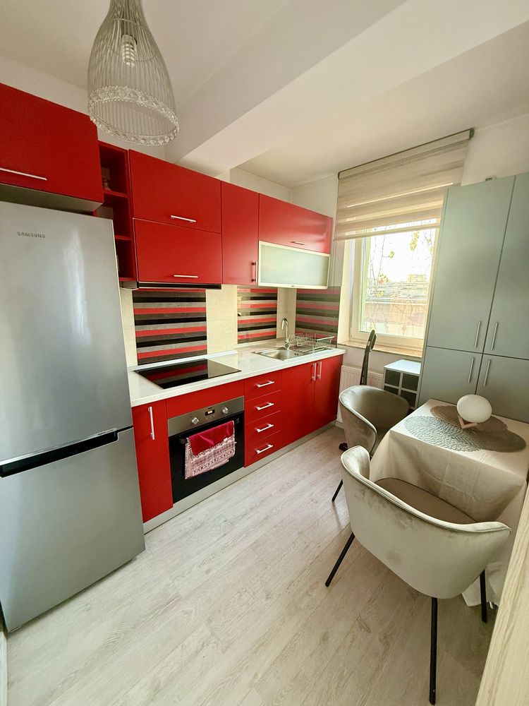 Inchiriez apartament zona Iulius mall