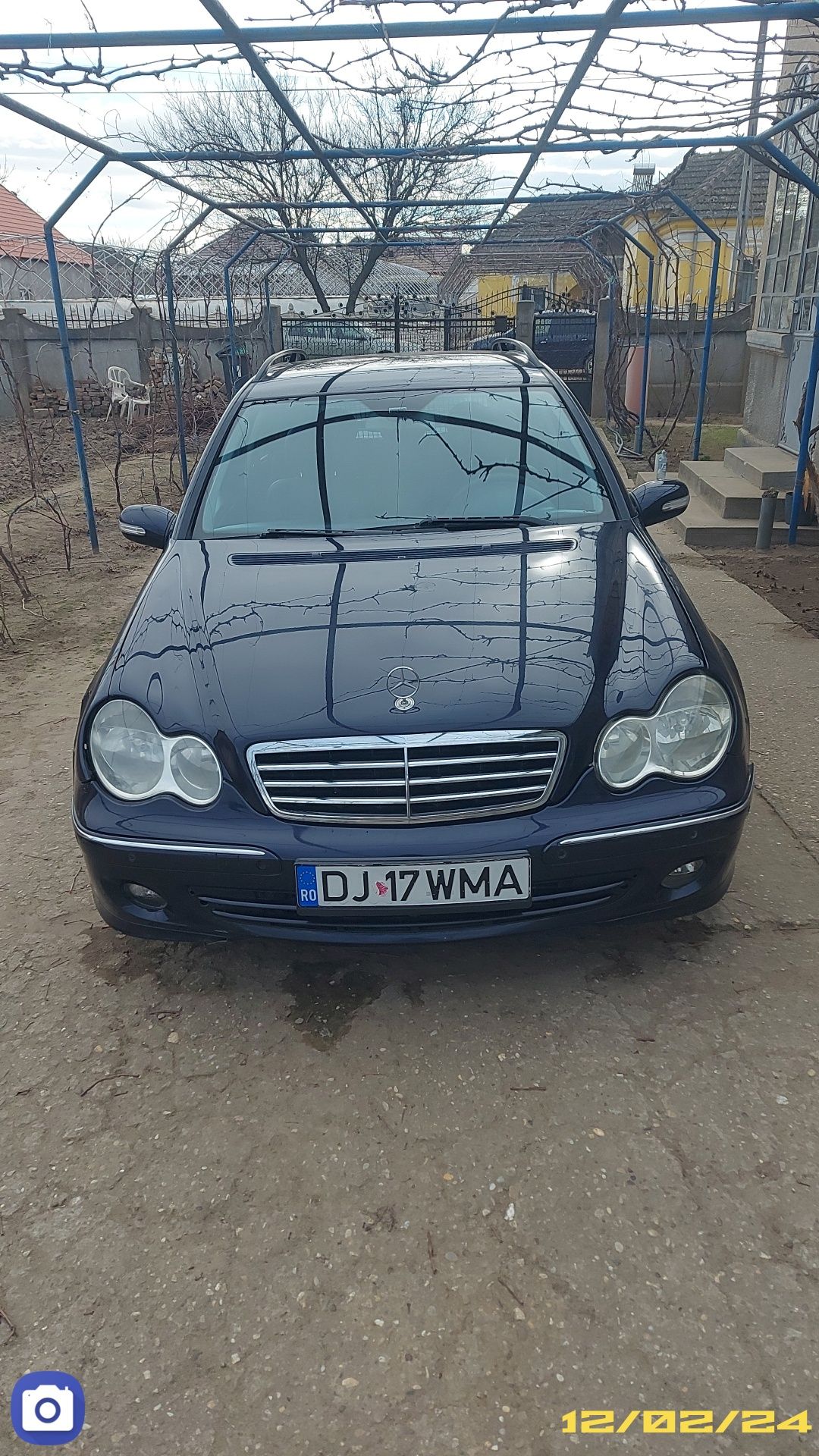 Vând Mercedes C200 CDI