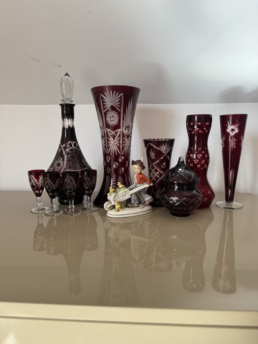 Vand vaze de cristal rubin, bomboniere cristal rubin si set pahare.