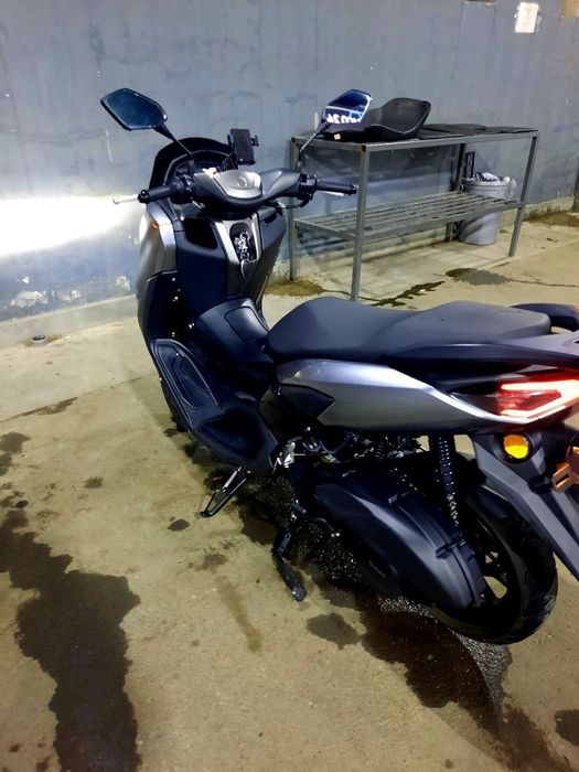 Skuter sotiladi Yamaha N max