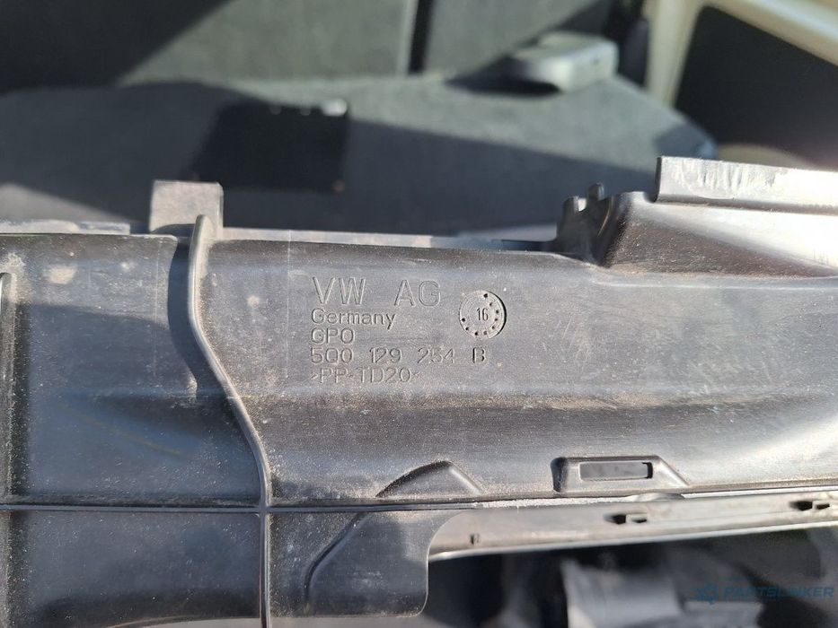 Deflector admisie aer trager VOLKSWAGEN CADDY IV Estate SAB, SAJ 2015 - 2020 2.0 TDI CUUD, DFSD 5Q0129254B