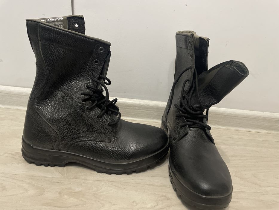 Сапоги военные, демисизонные, не носили. Размер 43, намногу 27 см