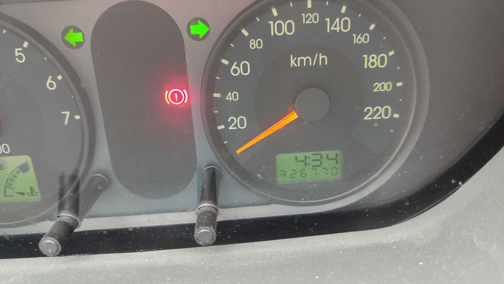 Vând Ford Fusion anul 2004