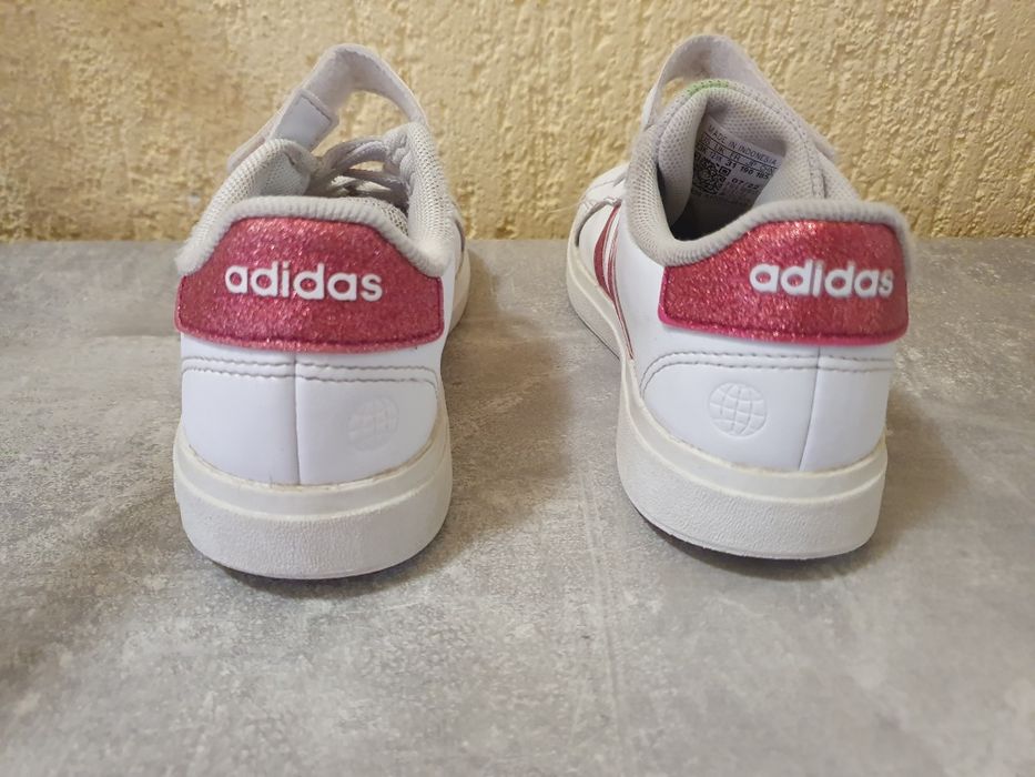 Маратонки adidas 31 n.
