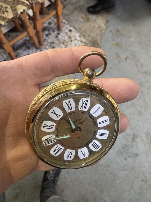 Ceas mecanic impecabil functional